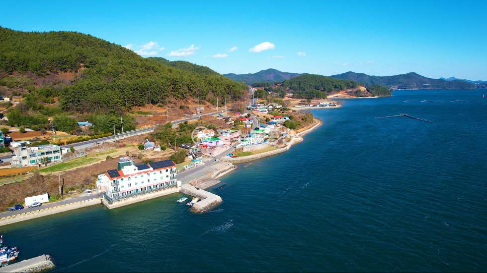경남 남해군 창선면 지족리 1동 이색 카페 강력 추천! 주차장이 서비스로 주는 토지 매매 남해군 창선면 지족리 토지 매매 매매 매물번호 10368 사진 2